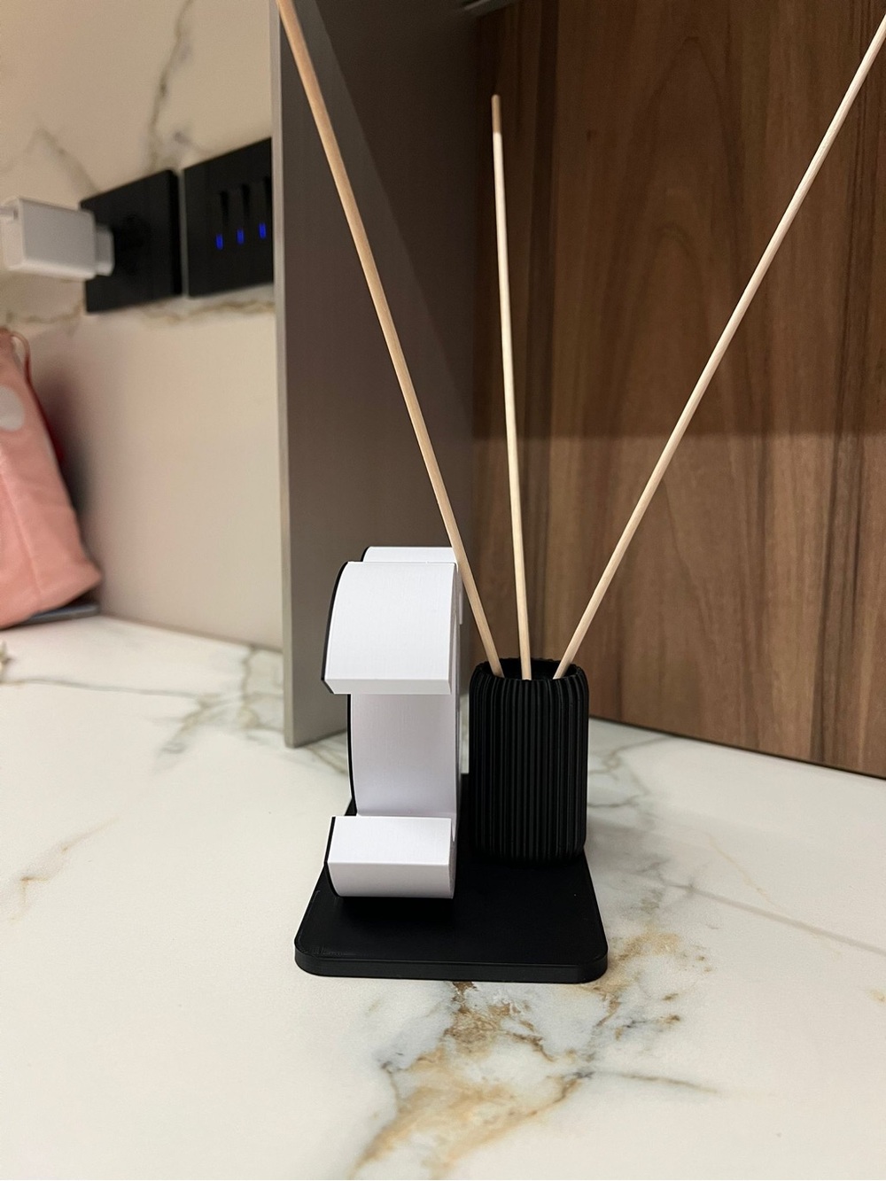Decor - Picture 2 of 3